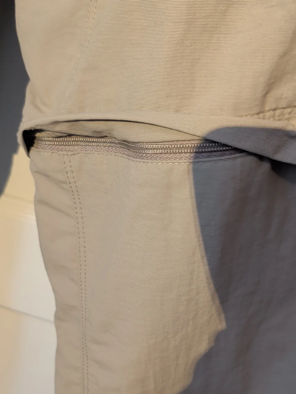 The North Face Men's Convertible Cargo Pants Shorts Khaki Medium Short Hiking